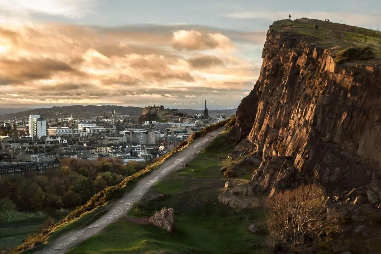 Charming Large Family Suite With Kitchenette Edinburgh 0*,  United Kingdom