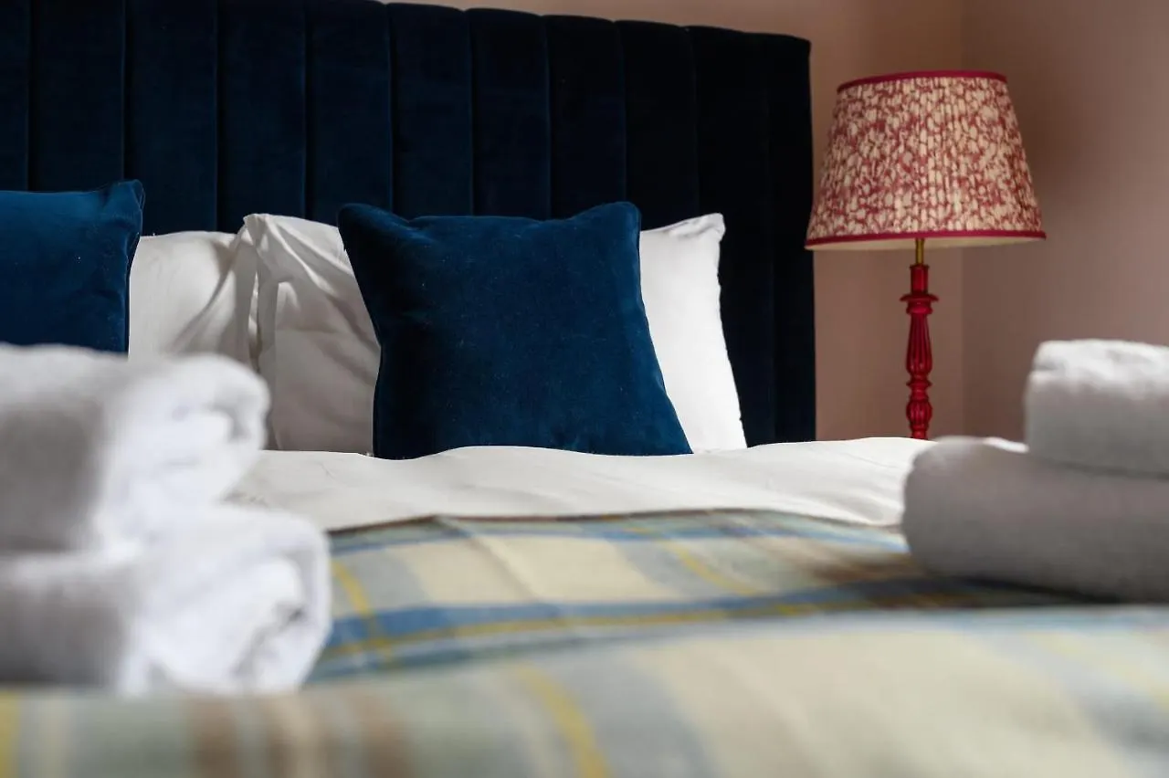 Charming Large Family Suite With Kitchenette Edinburgh Holiday home