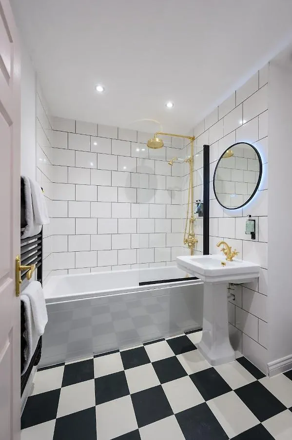 Charming Large Family Suite With Kitchenette Edinburgh 0*,