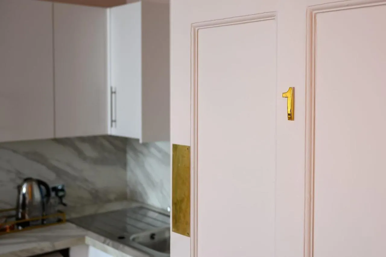 Charming Large Family Suite With Kitchenette Edinburgh 0*,