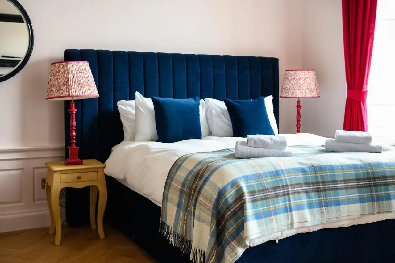 Charming Large Family Suite With Kitchenette Edinburgh Holiday home